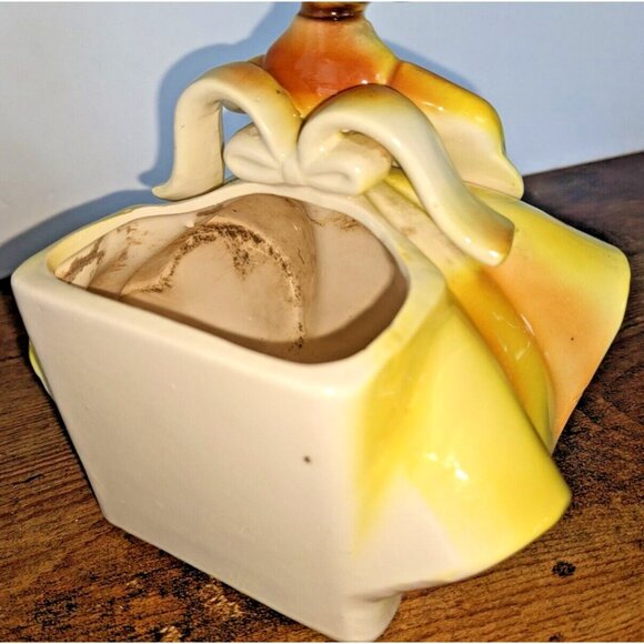 🌼 Vintage Rubens Originals planter featuring a Southern Belle in a Yellow Dress - Picture 4 of 8